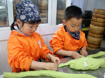 清明時(shí)節(jié)，手作青團(tuán) 一場(chǎng)舌尖上的春意傳承